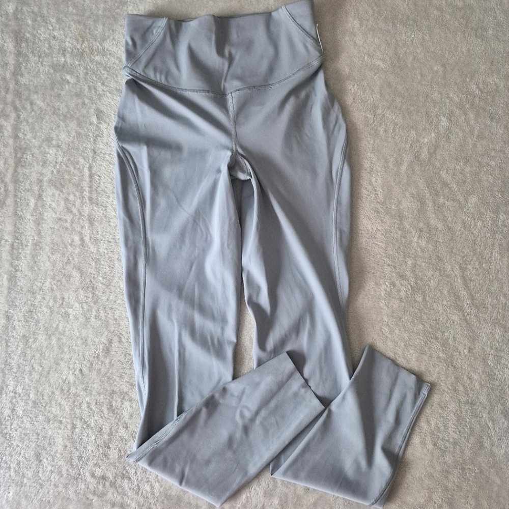 NWOT- Lululemon Base Pace Leggings 25"